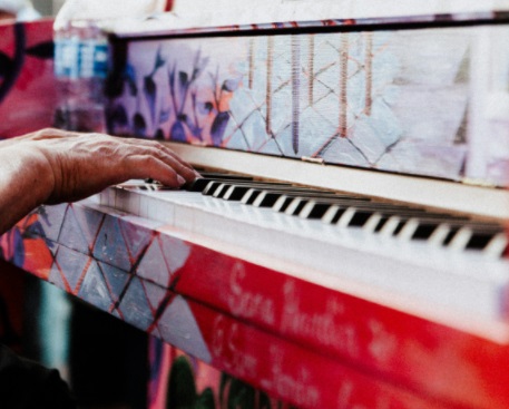 Kun je piano leren spelen zonder noten te lezen? | Ontdek hoe | Appiano Voordelen van spelen op gehoor