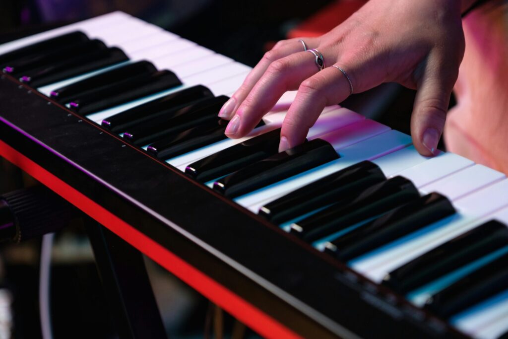 Centrale C op een piano